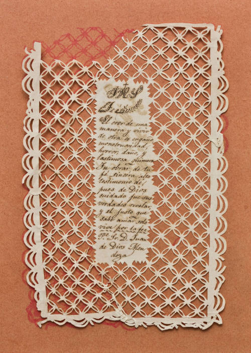 Hoja de papel picado con leyenda al centro