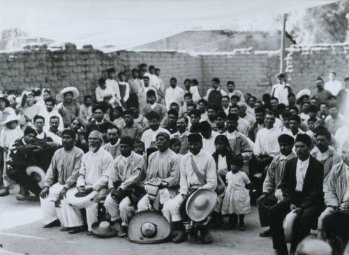 Mitin de zapatistas. Impresión de negativo original del Comitato Tina Modotti. Trieste, Italia.