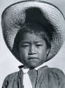 Niño con sombrero. Impresión de negativo donado por Vittorio Vidali. Fototeca INAH.