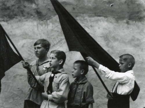 Pioneros de la Unión Soviética. Impresión de negativo donado por Vittorio Vidali. Fototeca INAH.