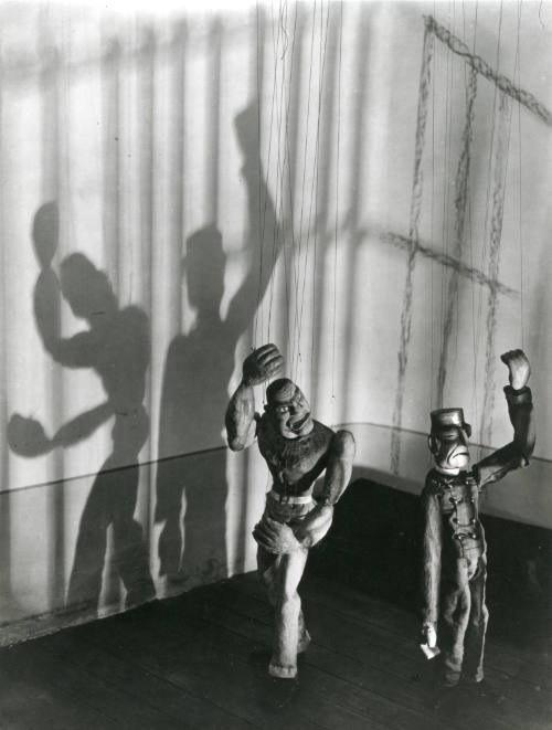 Títeres. Impresión de negativo original del Comitato Tina Modotti. Trieste, Italia.