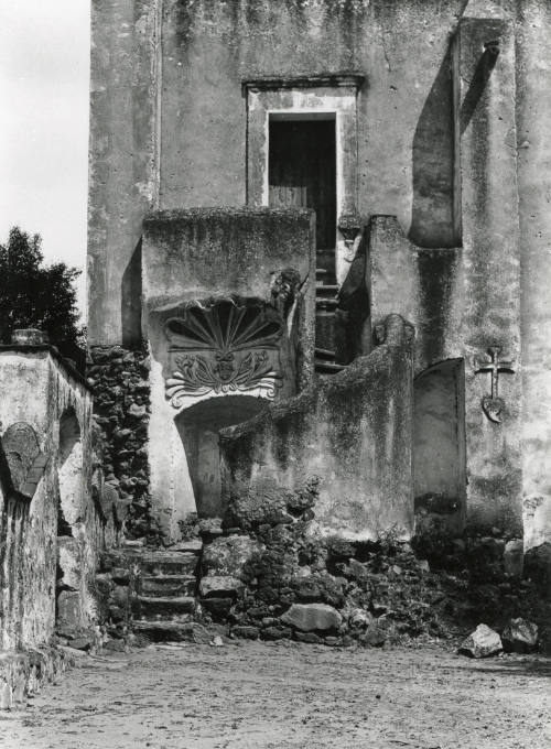 Sin título (escalera en ruinas). Impresión de negativo donado por Vittorio Vidali. Fototeca INAH.